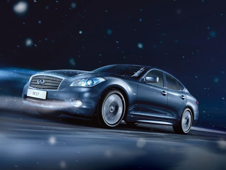  Infiniti M37 2010 года  (EU) (фото 5 из 8)